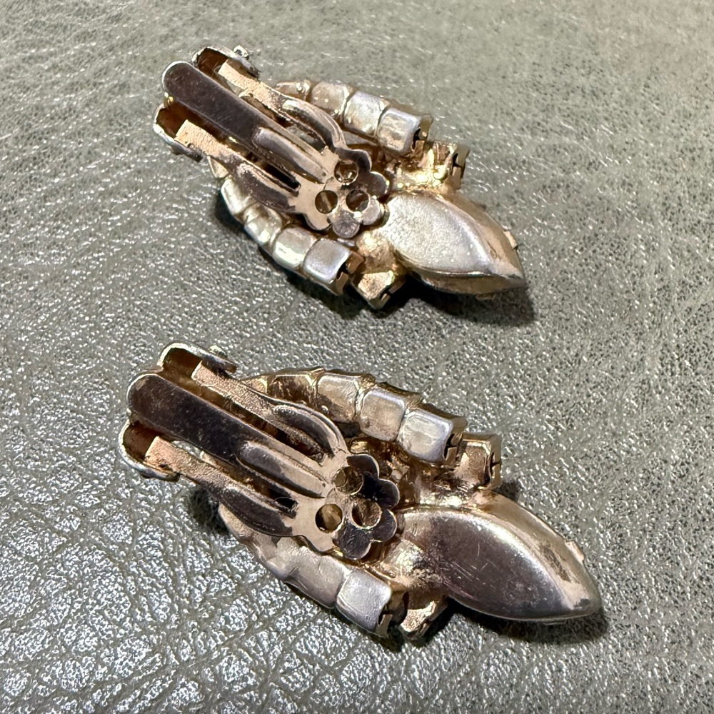 Vintage Gold Tone Brown Glass AB Rhinestone Clip On Earrings - Picture 3 of 5